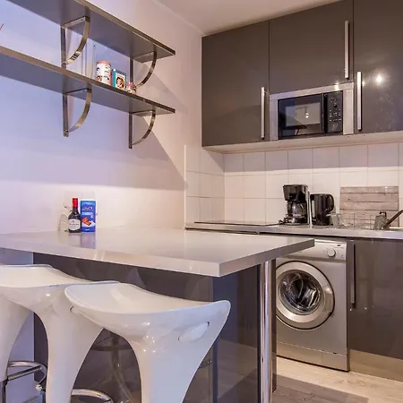 Aoste Apartament *